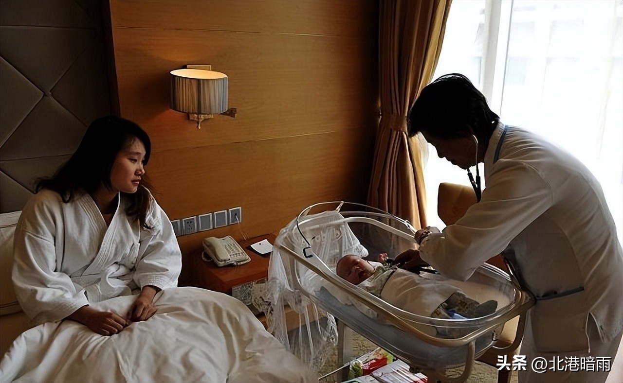 坐月子别光想着吃,产妇排恶露若有这些表现,尽量别忽视