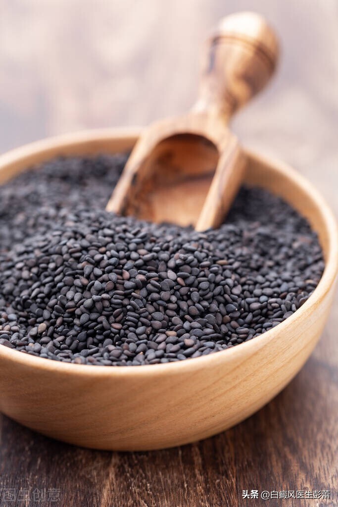 吃黑豆黑米黑芝麻能改善白癜风吗,吃了三个月的黑芝麻白癜风就消了