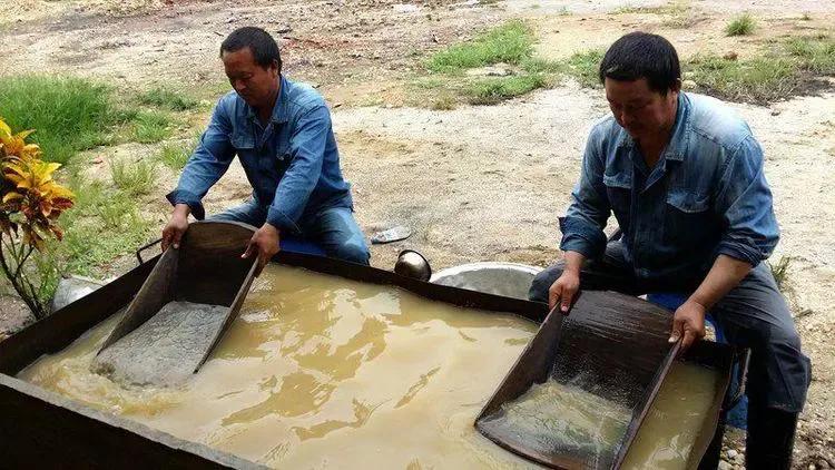 我表哥,去非洲淘金10年赚了1600万,去年在省城买了三套大房子!