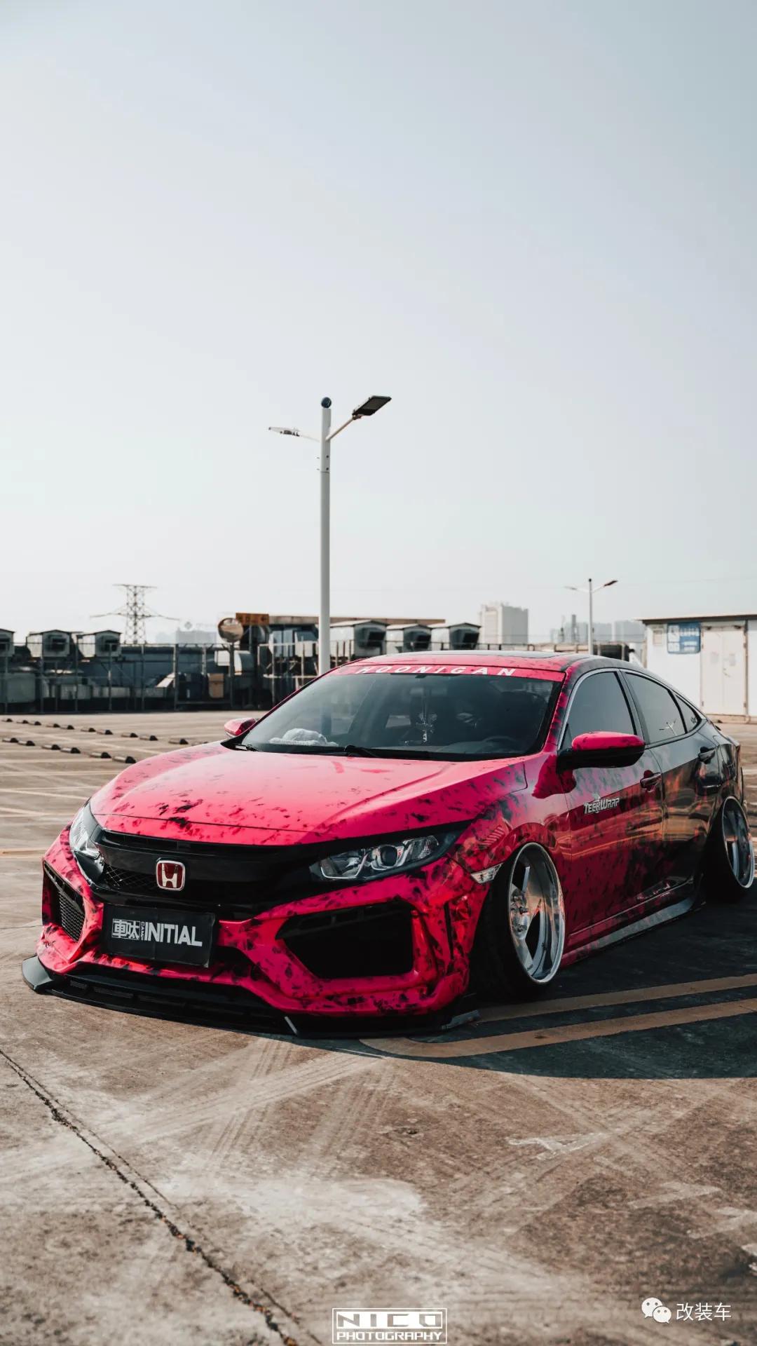 十代思域樱花粉低趴姿态,十代思域炫动蓝低趴姿态