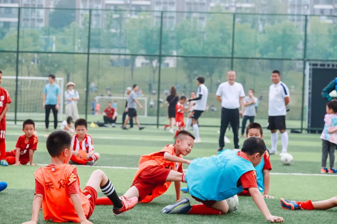 足球嘉年华内容,嘉年华快乐游戏