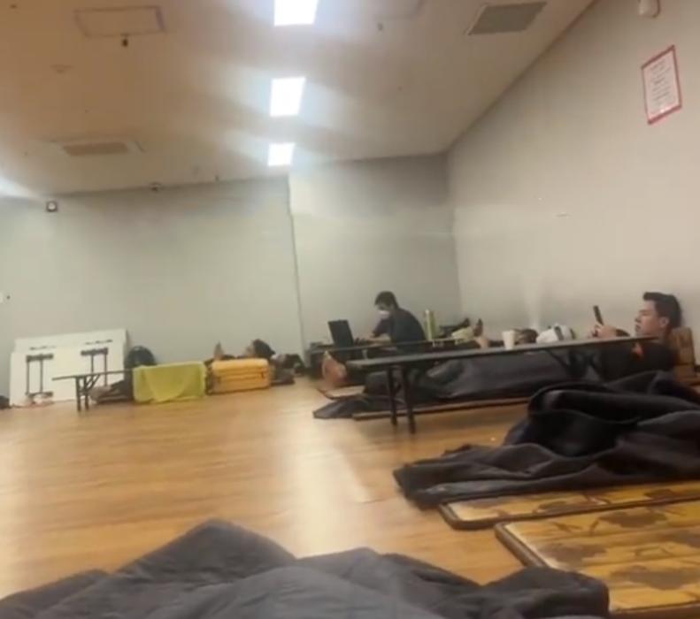 限制中国入境者韩国最狠：头挂黄牌关小黑屋网友呼吁坚决不去