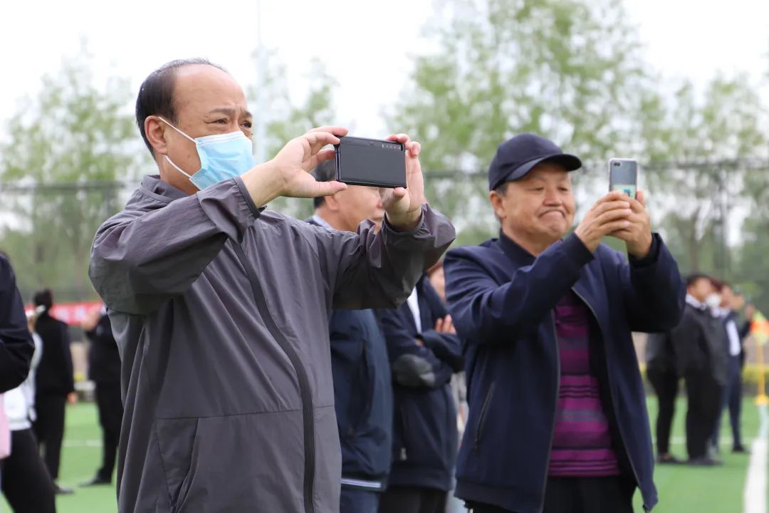 看看足球的魅力到底多强大,看看足球