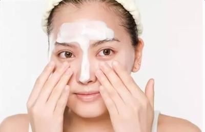 脸上很油是好还是坏,脸上感觉油但是起皮