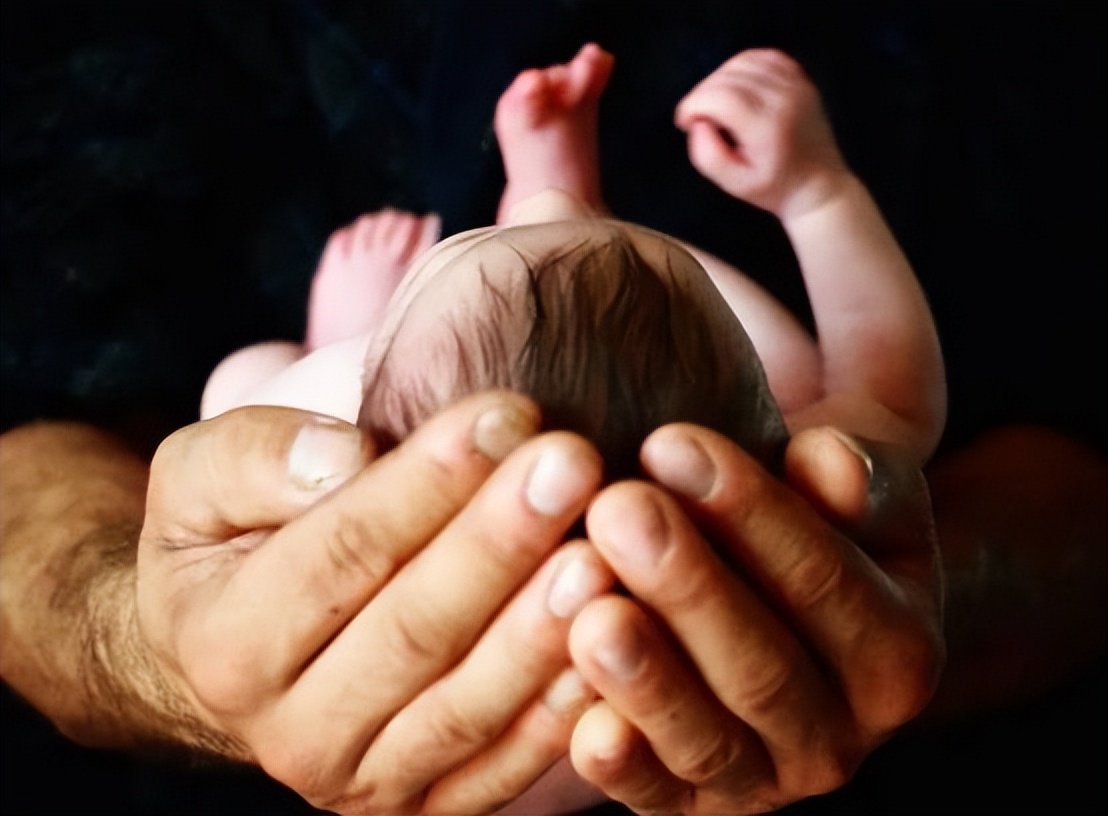 香港查获1500血液样本，疑与“寄血验子”有关，内地人为何要验子