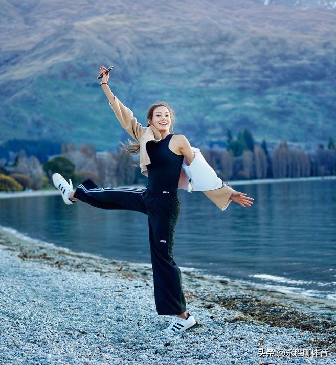 谷爱凌穿哈登篮网球衣,谷爱凌现场观战篮网穿的几号球衣