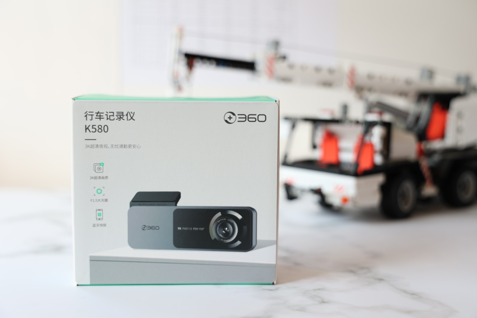 老婆要台『既要又要还要』的行车记录仪，找了半天，我最终选了它