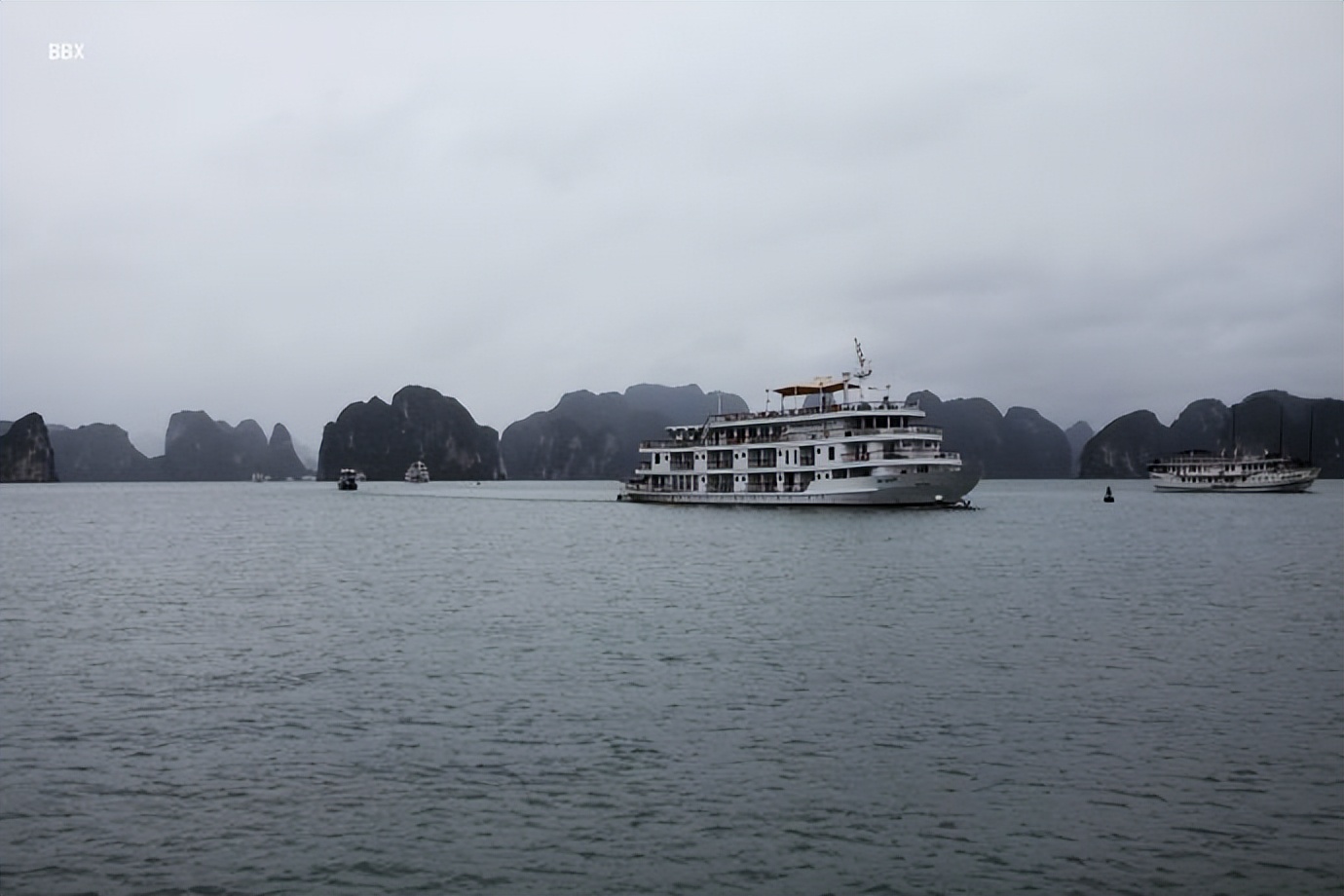 越南下龙，我在船上买海鲜