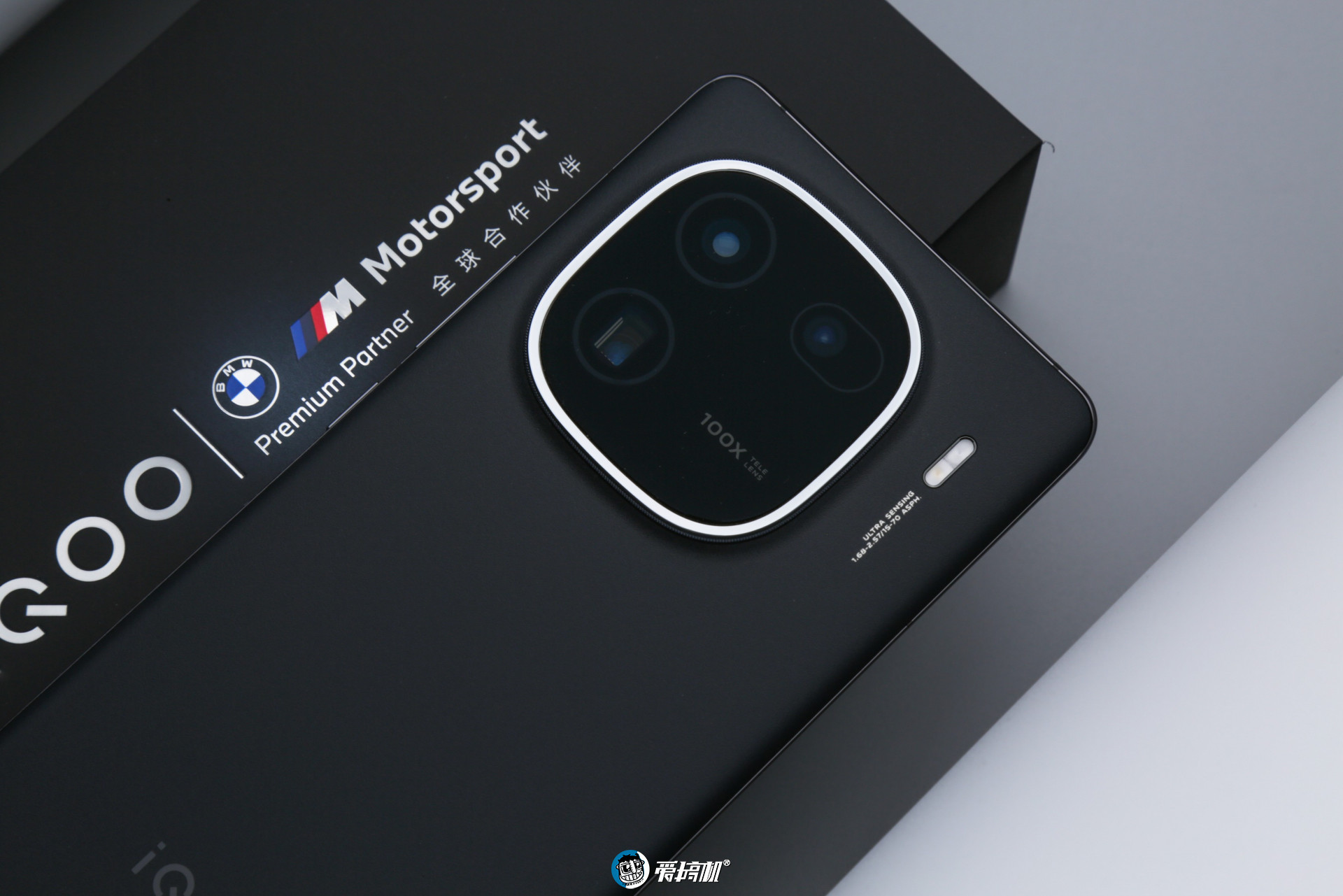 友商iqoo12pro,iqoo12长焦对比iqoo12pro