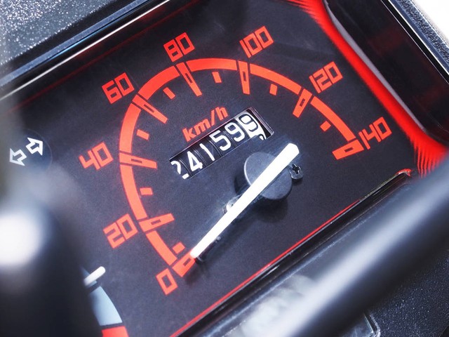 驾照拿到手是买新车好还是旧车好,电动摩托车与燃油摩托车哪个划算