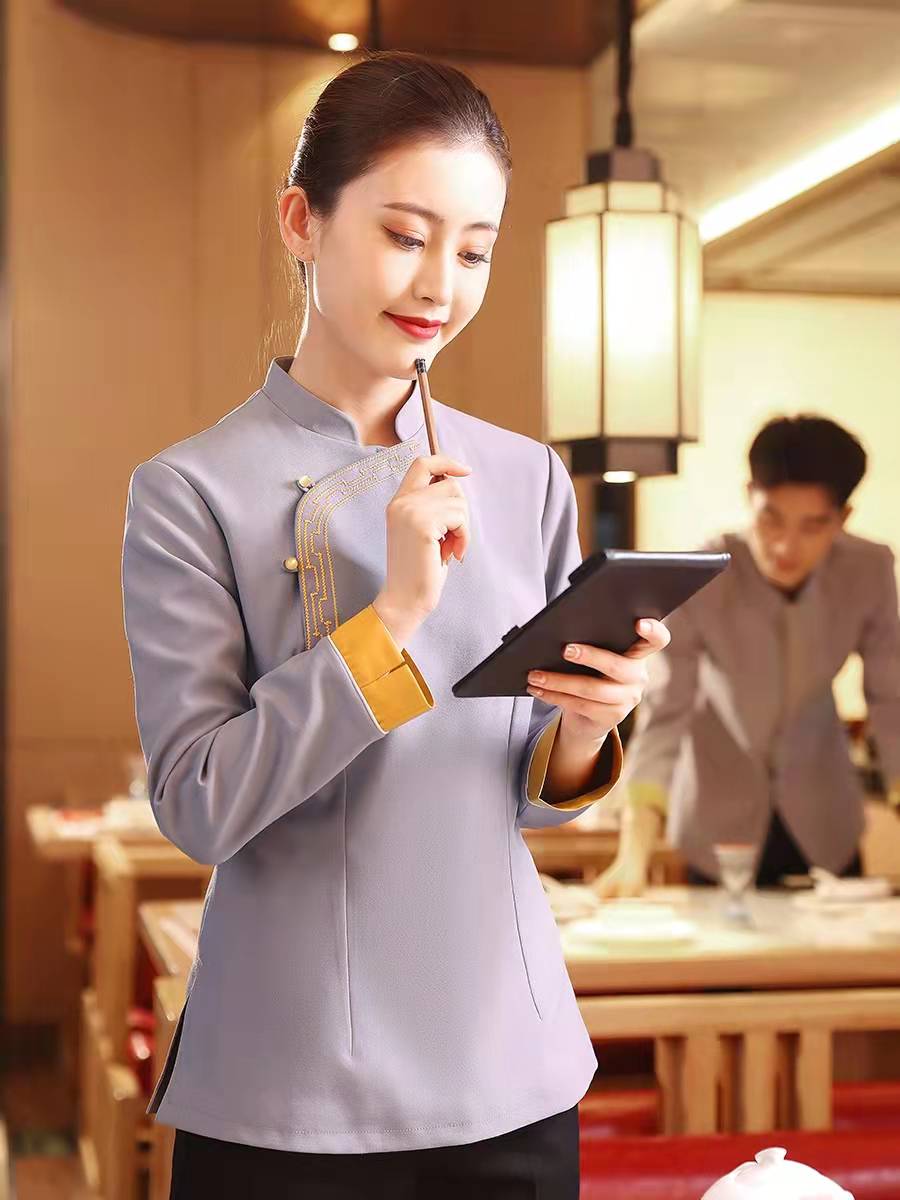 酒店工作服条纹,工作服内卷到什么程度了