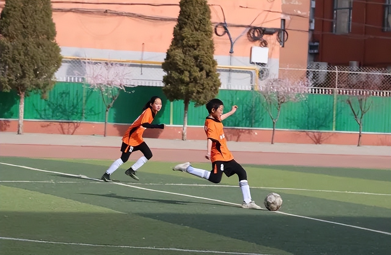 包头市实验二小女足,内蒙古包头包钢一小足球比赛