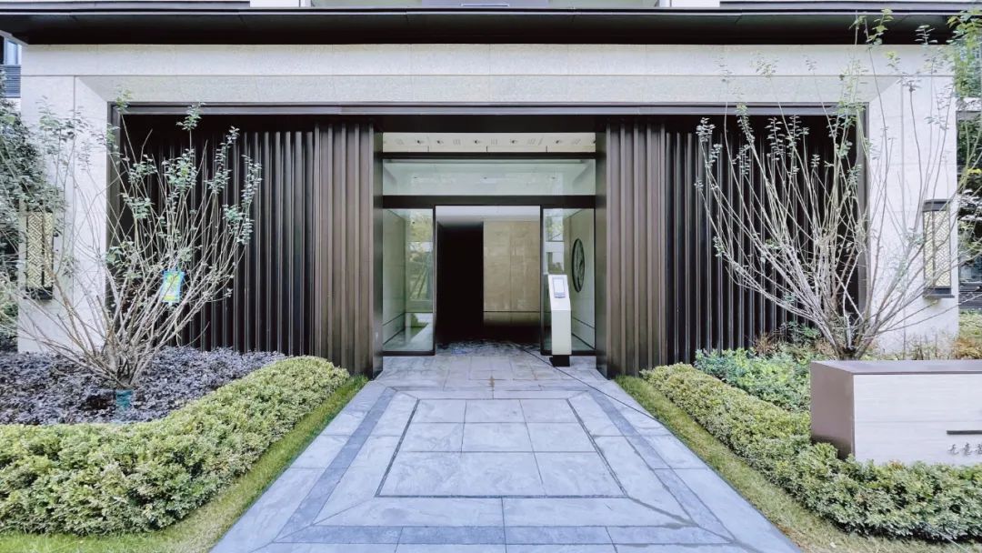 开封星联揽月湾一楼127平样板间,开封星联揽月湾与融创宸院对比