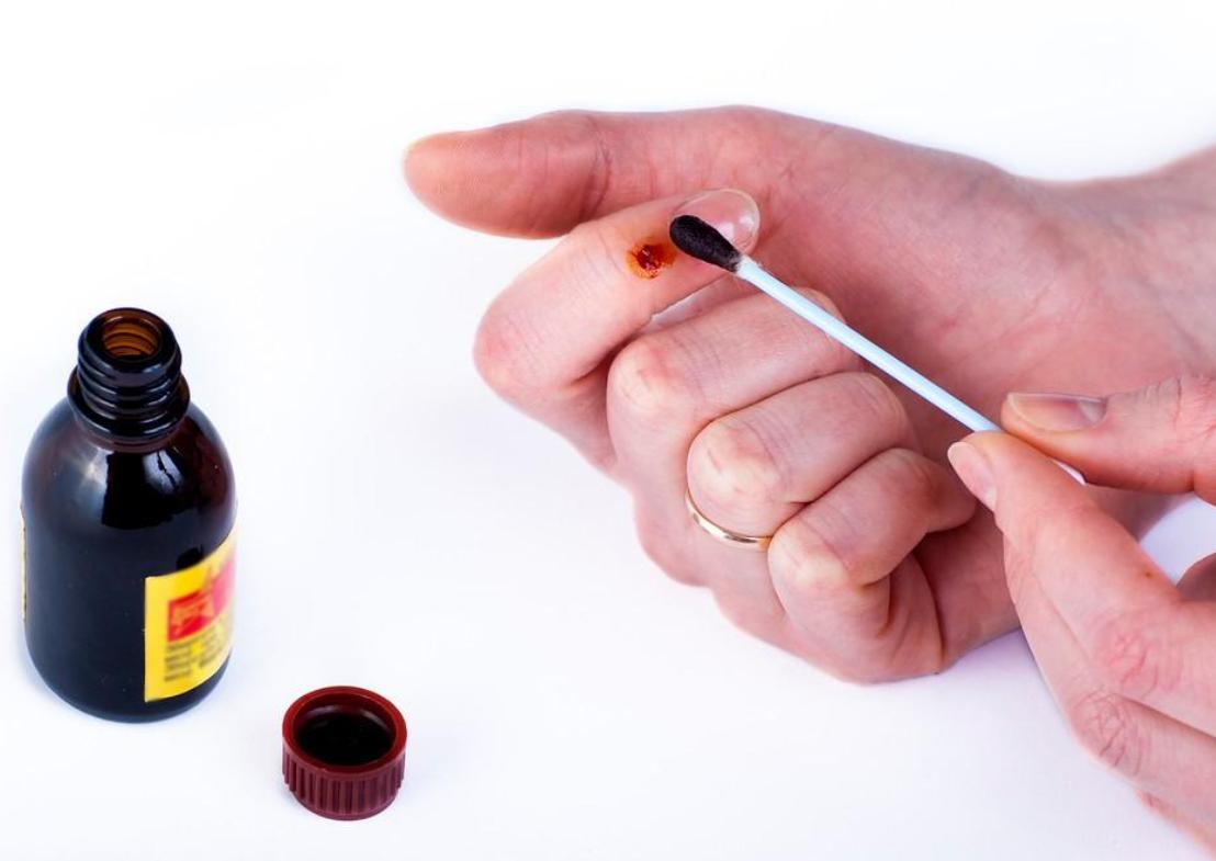 一岁多宝宝脸上破皮,两岁孩子脸破皮