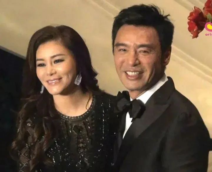 心机女搞垮富豪,拜金女把土豪搞破产完整