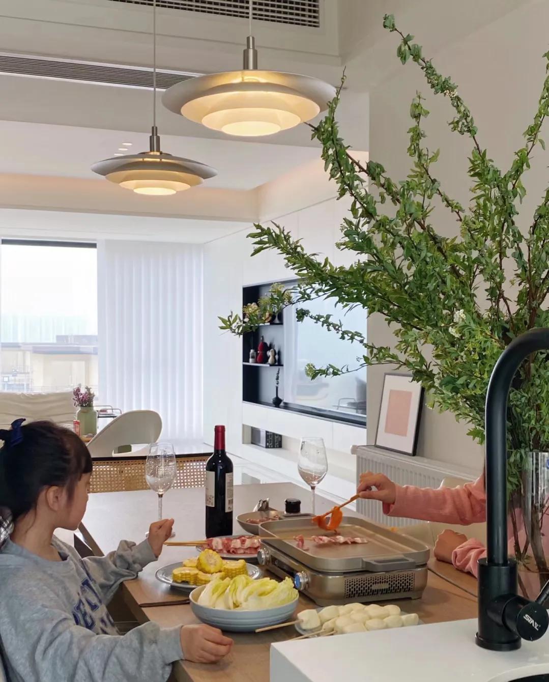 138骞宠璁′笉淇楁皵,缇庡コ鏅掕嚜瀹剁殑璞畢瑁呬慨