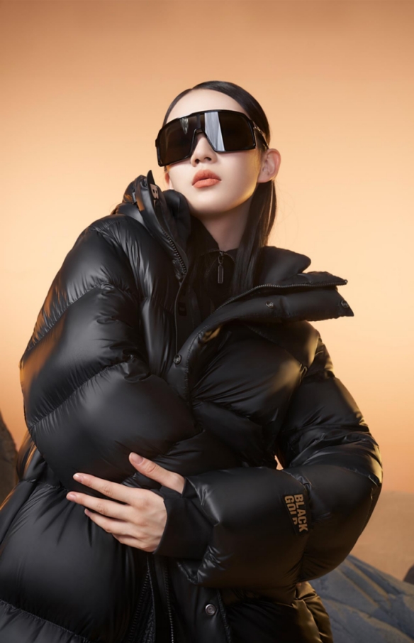 618开门红战报｜服饰类需求趋于两极化，蕉下防晒衣高梵鹅绒服分天下