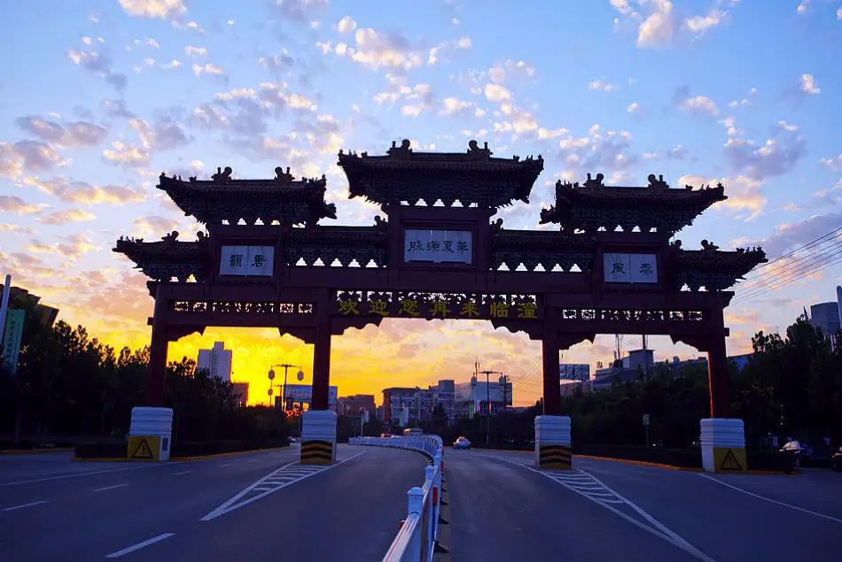 我，90后陕西女娃，每天帮人找对象，人称西安最美小红娘