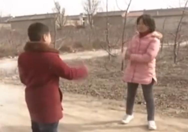 2016年，山西13岁女孩活成中年妇女，记者实地考察后直言太心疼