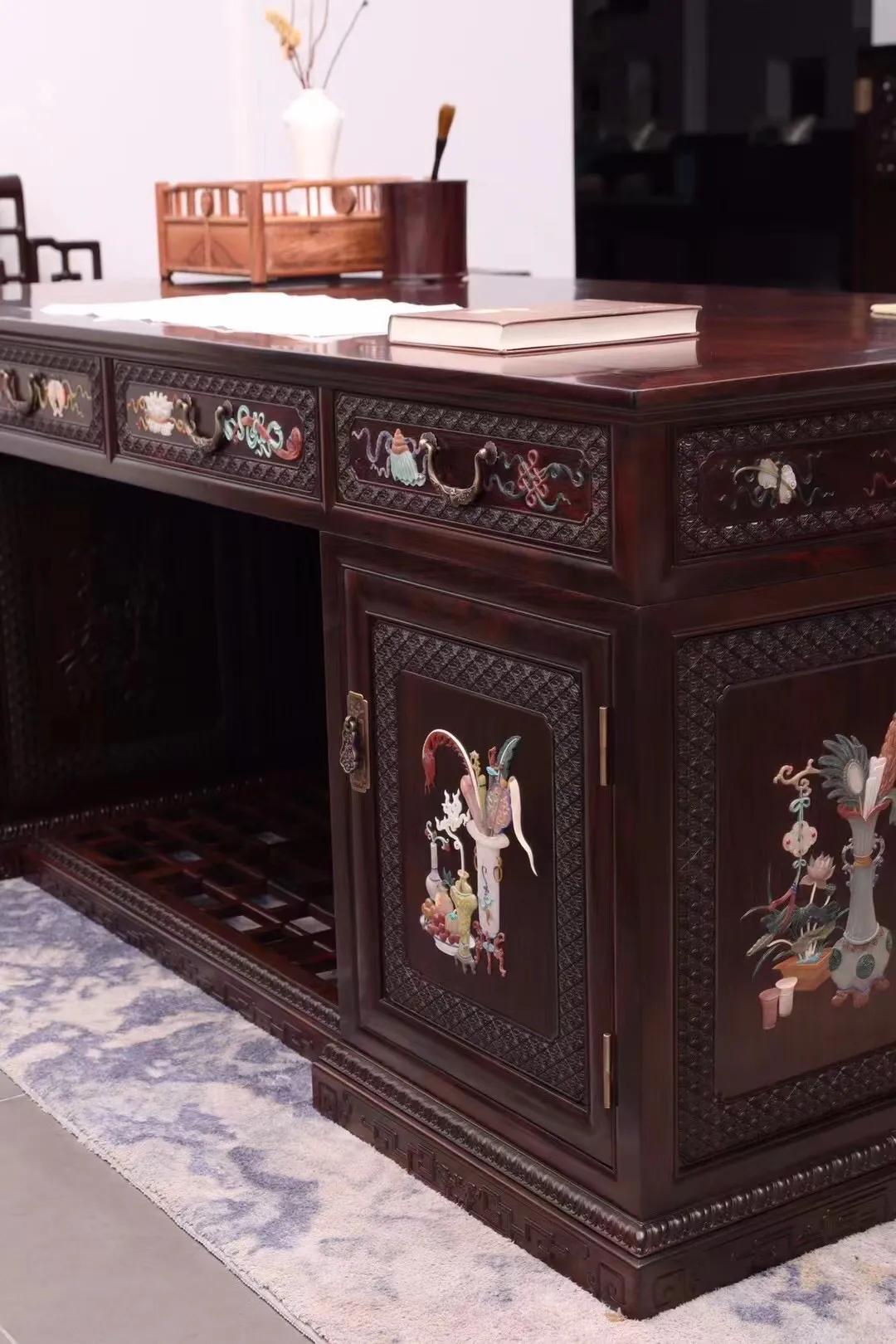 酸枝百宝嵌博古文办公桌「材质」：大红酸枝（学名：交趾黄檀