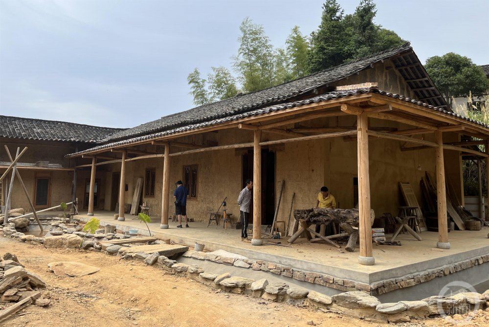 小主播大梦想｜中年木匠翻新老屋获称“俗世神人”