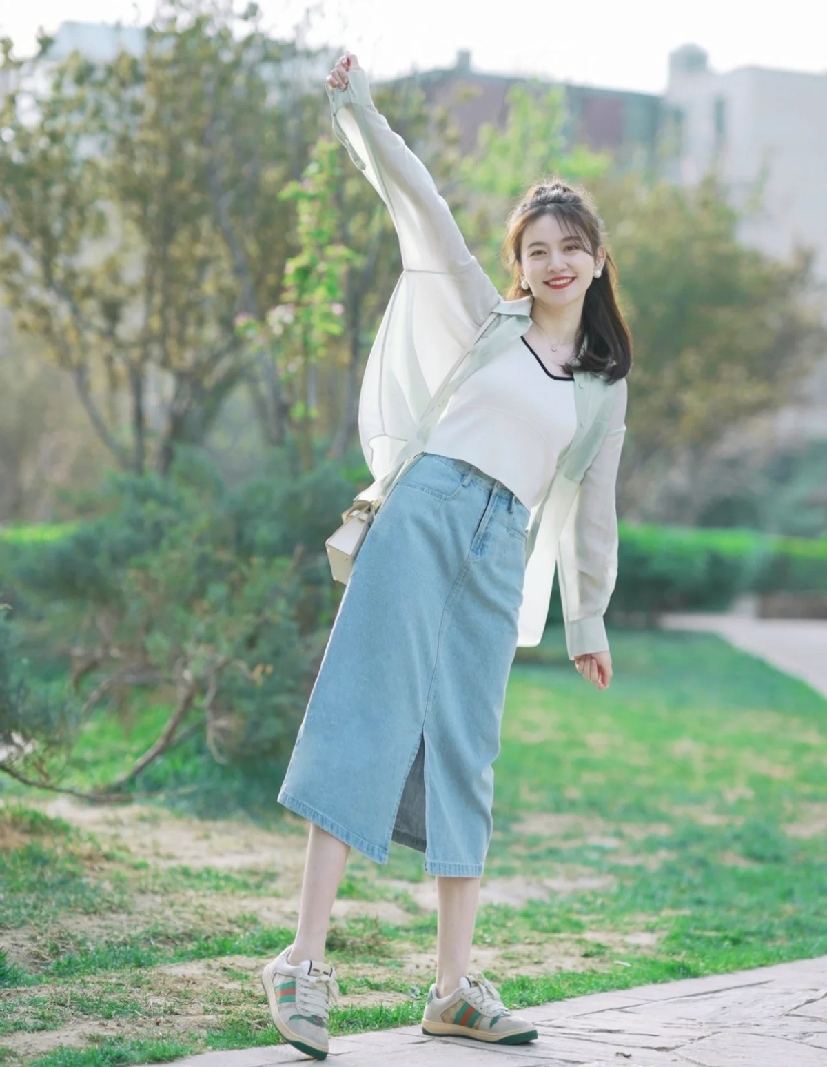 建议扔掉这几样破损变形的拖鞋,扔掉的棉拖鞋