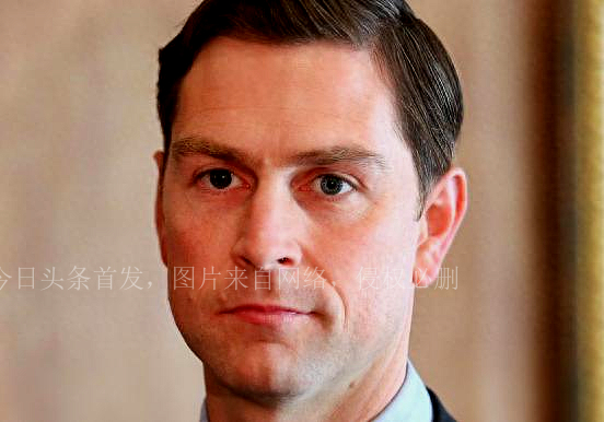 加拿大一名国会议员竟全裸出席会议，“艳照”流传全网，网友笑翻