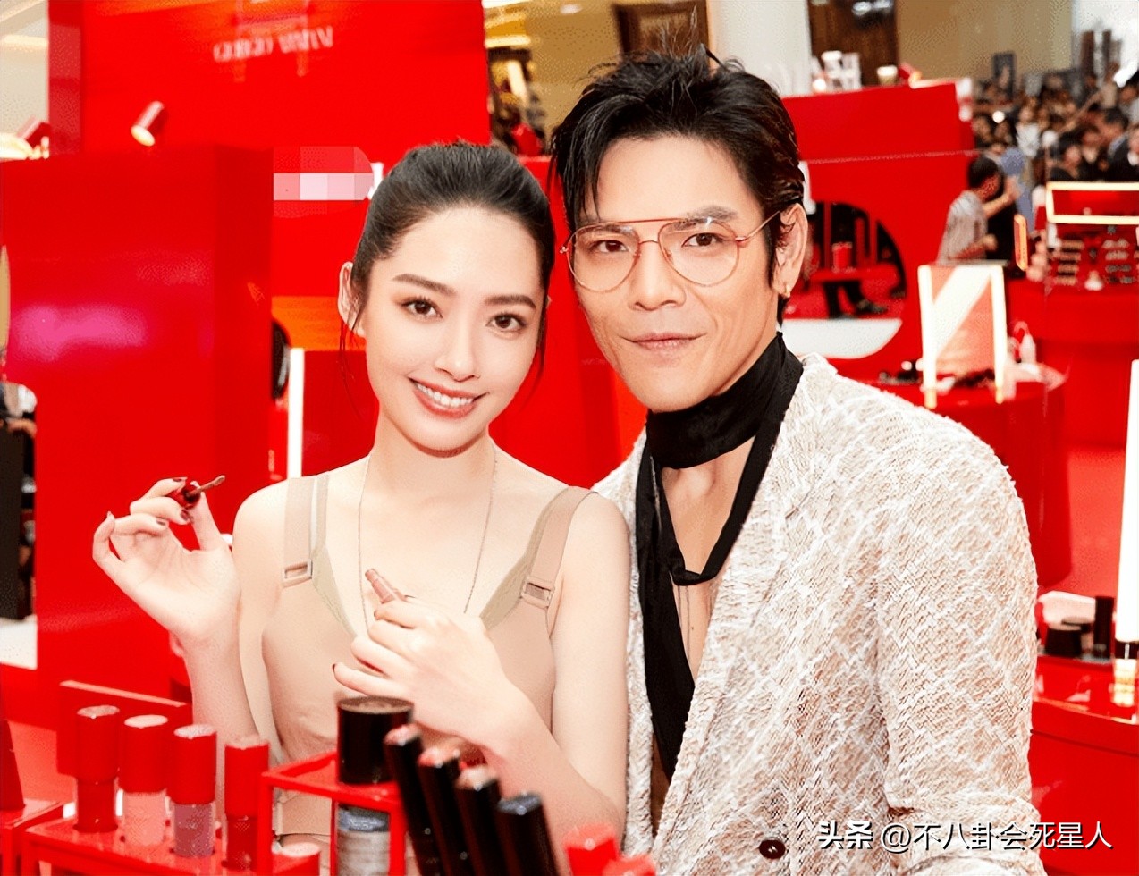 向太张兰对比,向太和张兰的对比