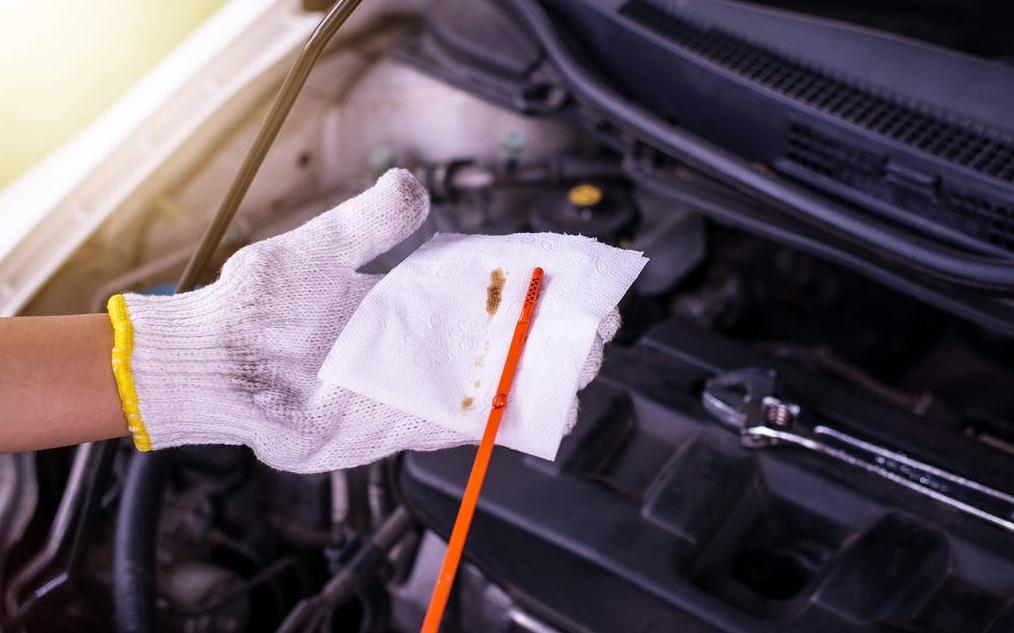 汽车5000公里后多久换一次机油,5000公里换一次机油不算浪费吧