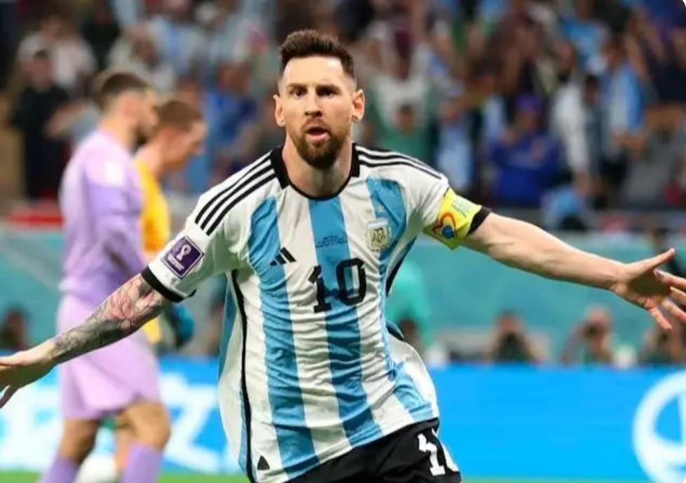 梅西对荷兰老帅范加尔到底说了啥,范加尔谈梅西世界杯动作