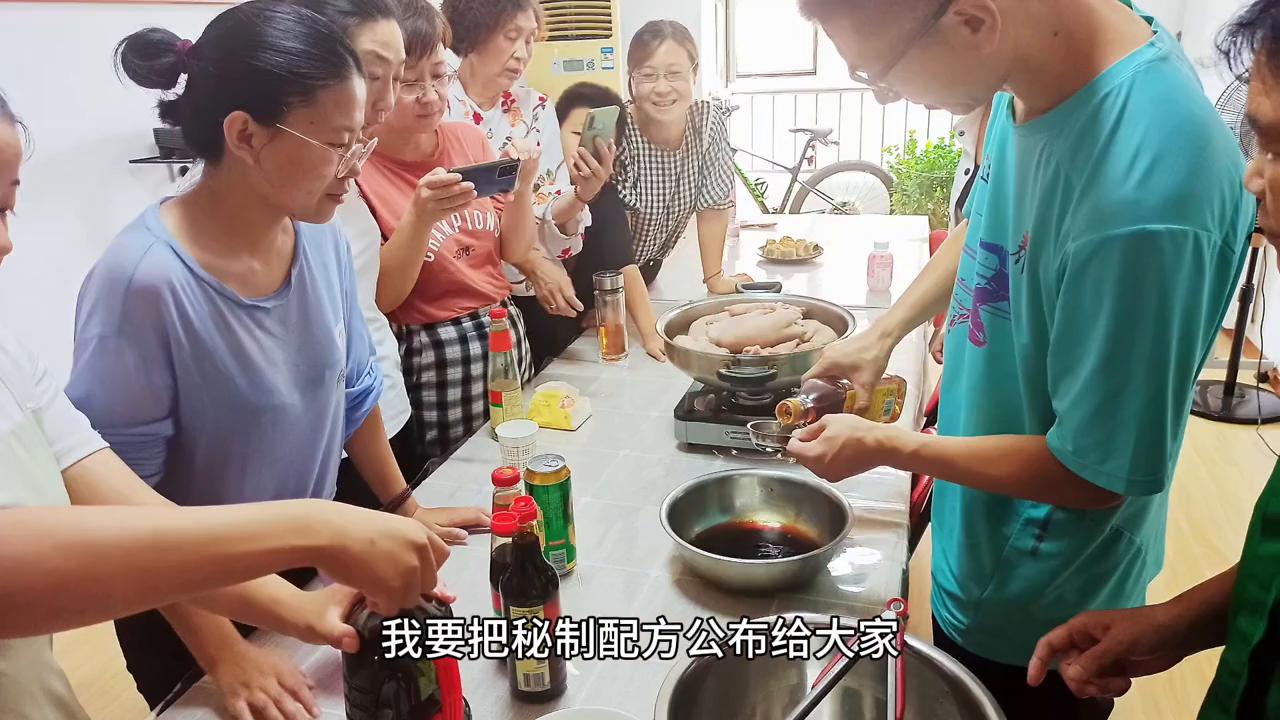 皇后猪蹄这样做软糯红亮,脆皮猪蹄最正宗的做法