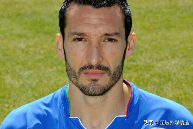 足坛历史十大右后卫,足坛十大年轻右边后卫