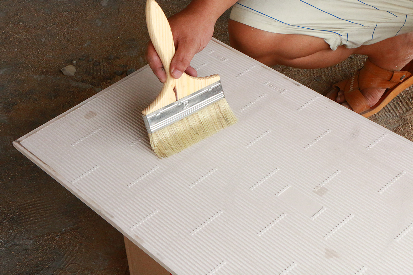 为什么装修师傅不建议用瓷砖胶,装修师傅用瓷砖胶多