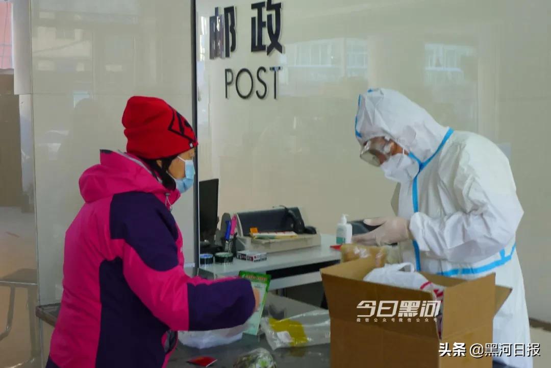 「实拍」黑河城区部分快递复工现场，邮政、京东和顺丰已派件