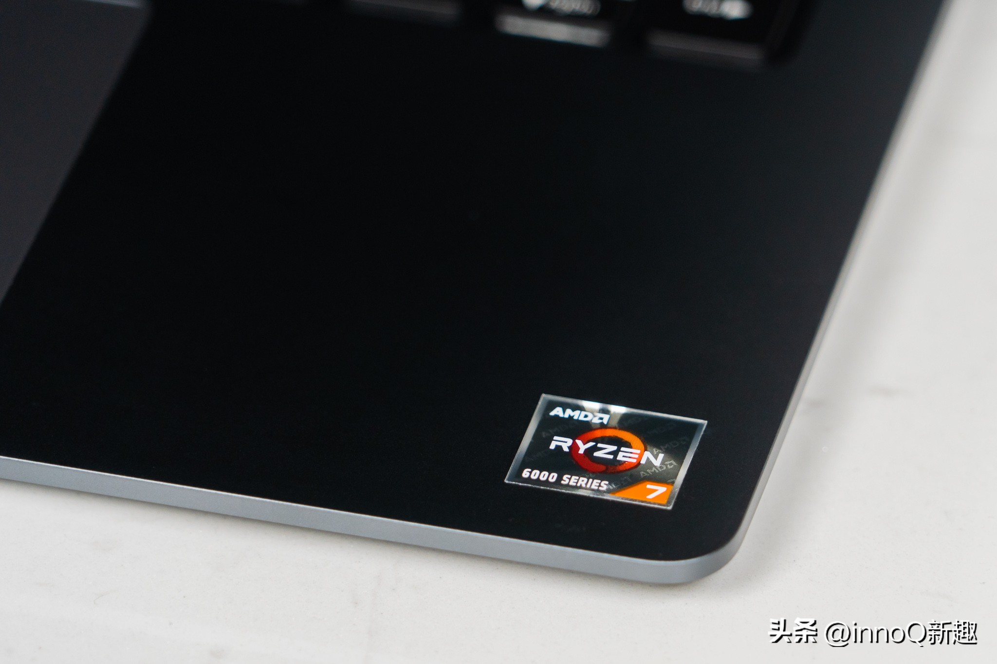 5499！小米全新高端笔记本来了：AMD+OLED小米手机绝配