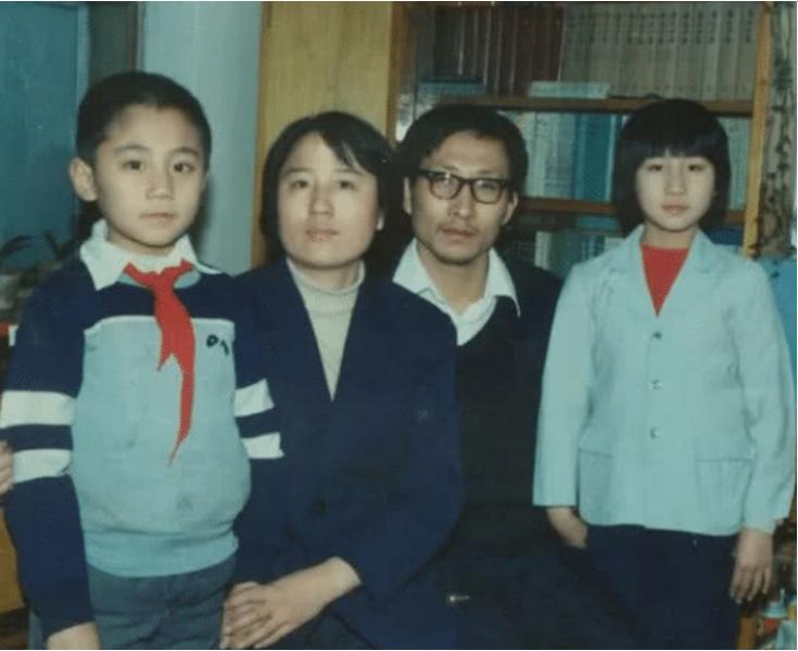 刘烨和谢娜结婚了没,刘烨与谢娜的爱情史