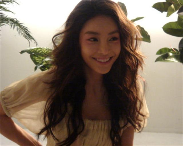 韩星张紫妍：被迫陪睡超100次后自杀，涉事财阀叫嚣：谁敢判我？