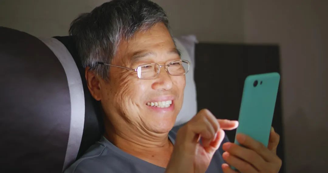 我在深夜做客服，有很多秘密想讲