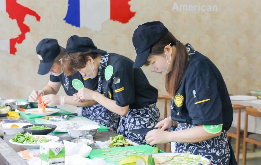 女孩学西餐有前途吗,学西餐面点有前途吗