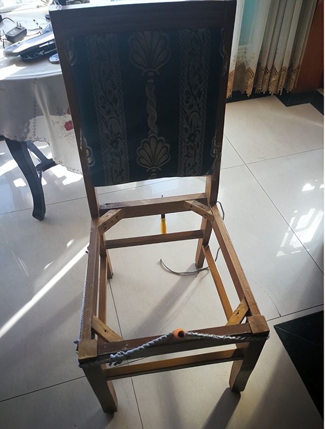 天有一双手——记军休干部吴建德义务为民服务11年