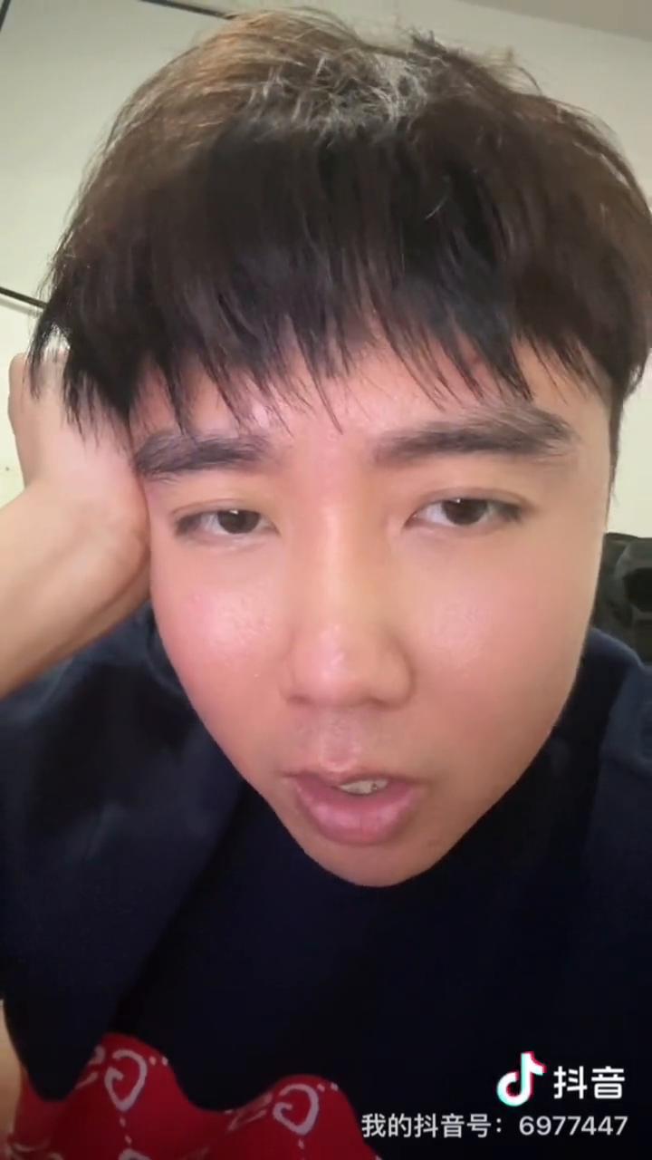 被女人劈腿了高情商会怎么做,如果自己的对象被人碰了怎么办