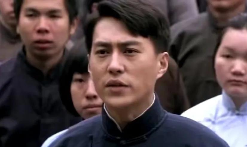 民国第一帅“周恩来”别硬演，有人尴尬凑数，有人爷青回