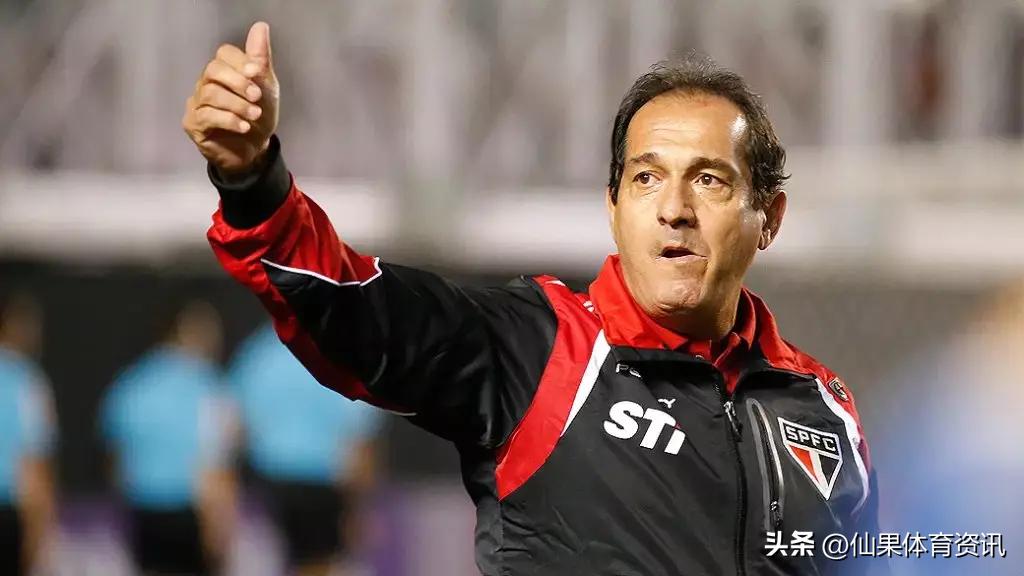 谢晖谈中国足球,谢晖担任中国足球队主教练