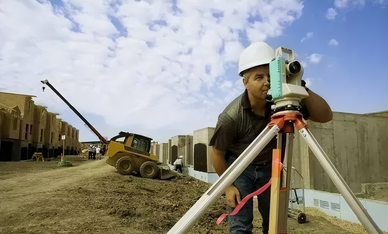 场地平整图纸上的高程怎么计算,有坡度的场地平整土方怎么测高程