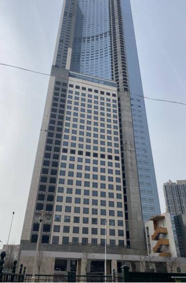 青岛第一烂尾高楼,青岛香港路烂尾楼