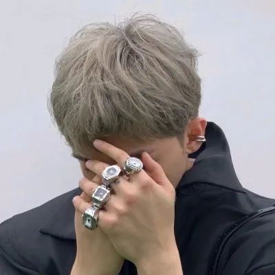 头像：日常简单好看的微信头像QQ