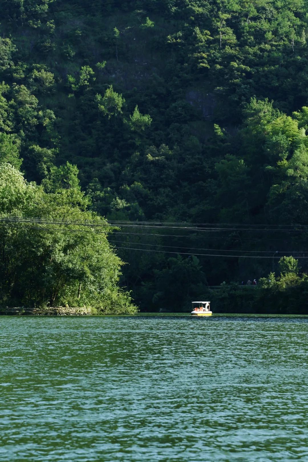 夏天凉快风景好又有水的旅游景点,夏天旅游景点哪里最好玩