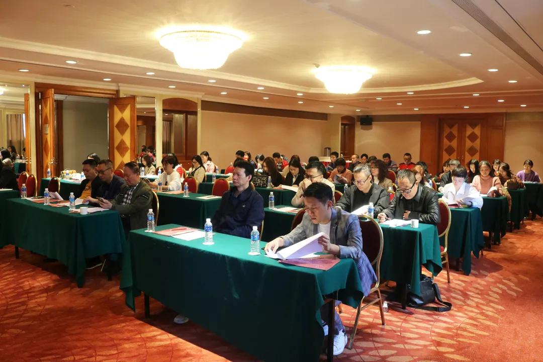 汕头市围棋协会举行换届选举大会，郑汉杰连任会长