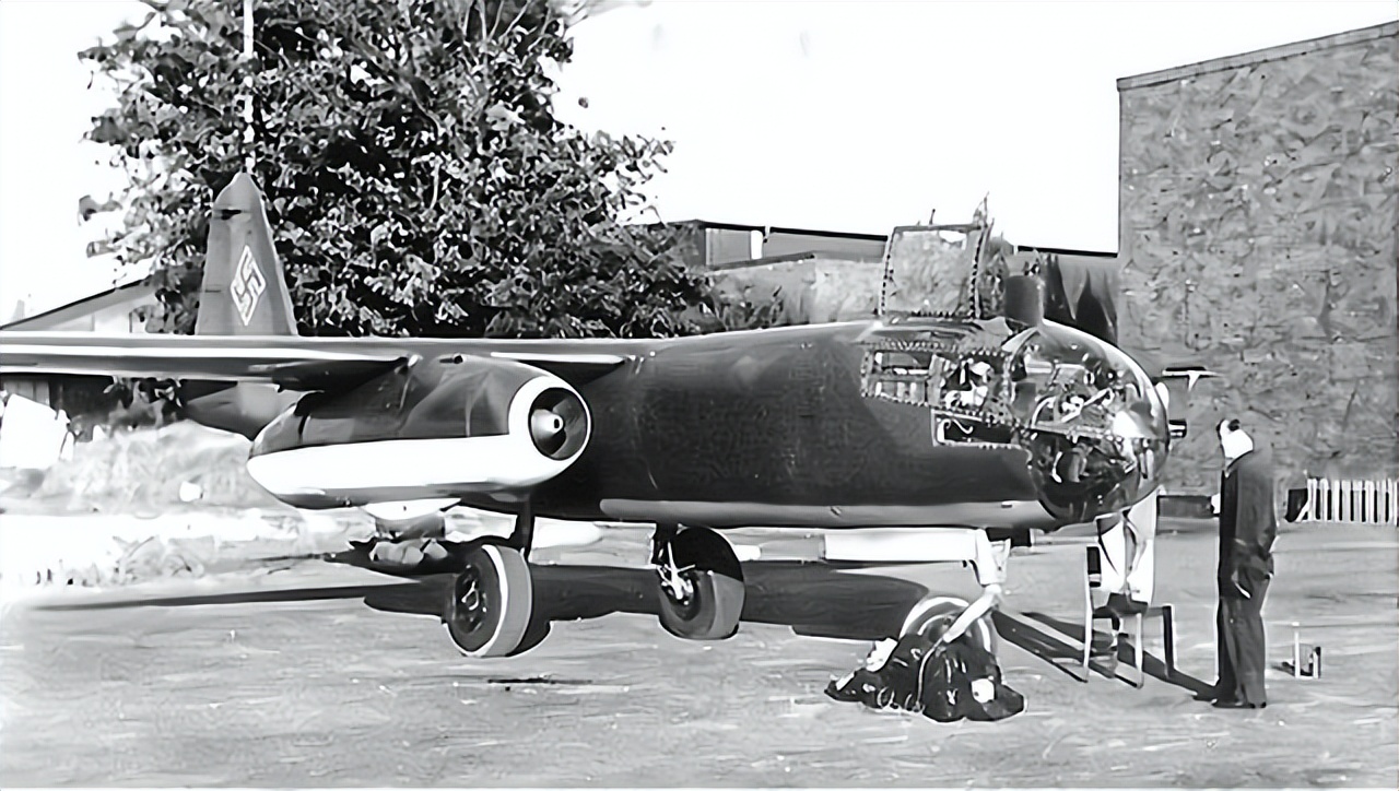 希特勒的“喷气重锤”——二战德国Ar-234喷气式轰炸机全传