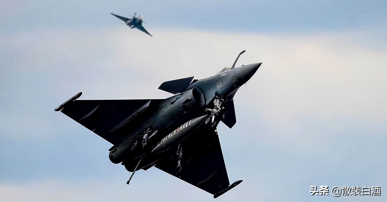 造一个航母有多难,造航母用多少吨钢板